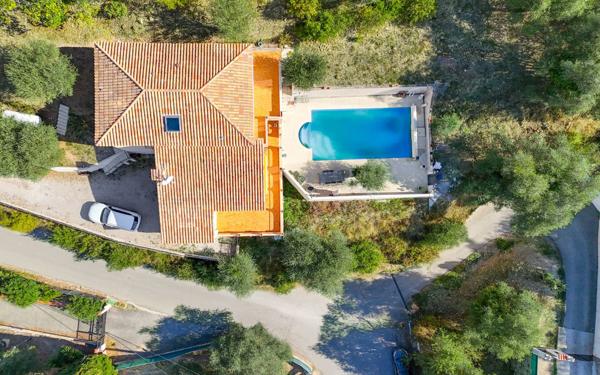 Maison à vendre    4 pièces •  Drap