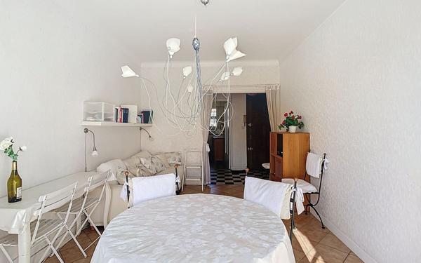 Appartement à vendre    2 pièces • 48,53 m2 Nice