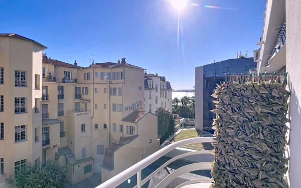 Appartement à vendre    2 pièces • 48,53 m2 Nice