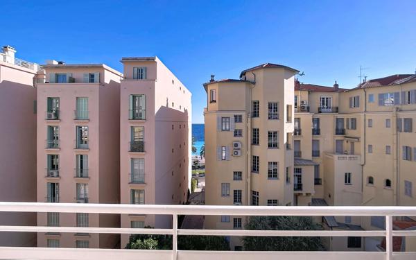 Appartement à vendre    2 pièces • 48,53 m2 Nice