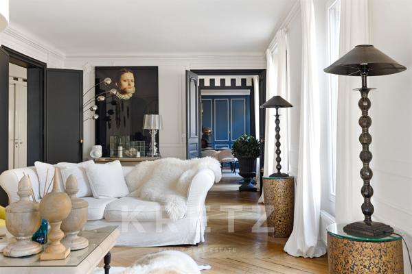 Appartement familial avec vue imprenable sur le Moulin Rouge