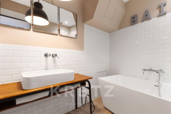 Appartement familial avec vue imprenable sur le Moulin Rouge
