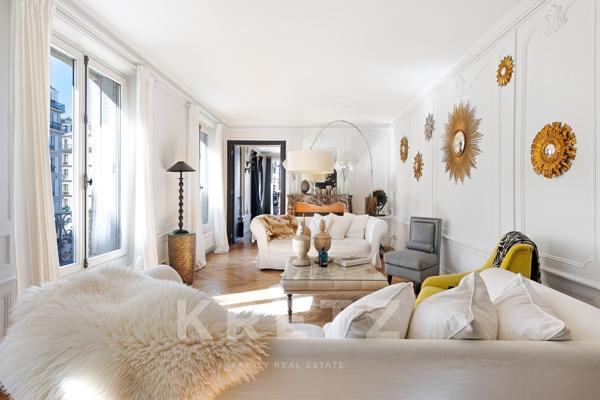 Appartement familial avec vue imprenable sur le Moulin Rouge