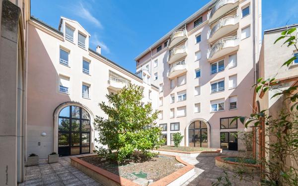 Appartement à vendre    3 pièces • 100 m2 Toulouse