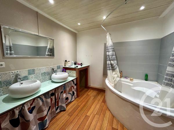 Appartement F4 à vendre  4 pièces - 108,89 m2 AIMARGUES - 30