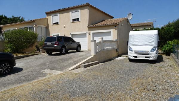 Maison Carcassonne avec jardin, piscine, double garage
