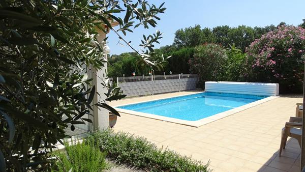 Maison Carcassonne avec jardin, piscine, double garage