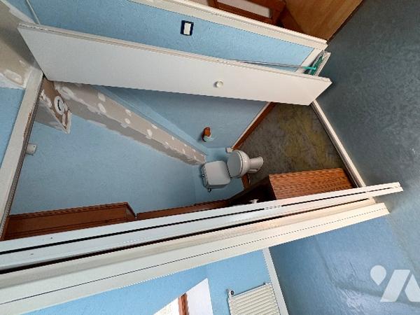 Quartier Tourlaville Place, sur terrain arboré, pavillon avec autonomie de plain pied, à rafraîchir.