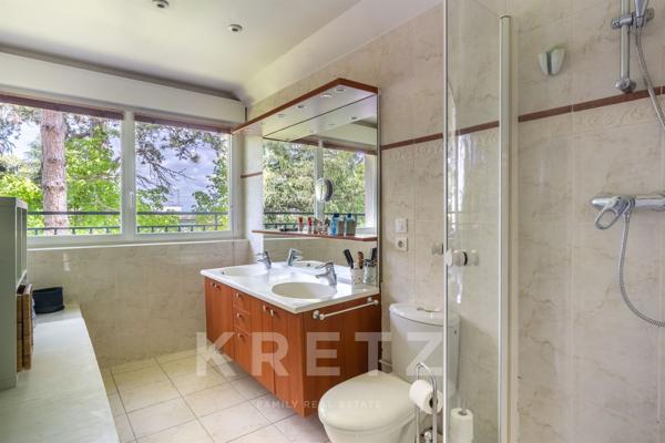 Maison familiale de 218 m² au cœur d'un parc privé