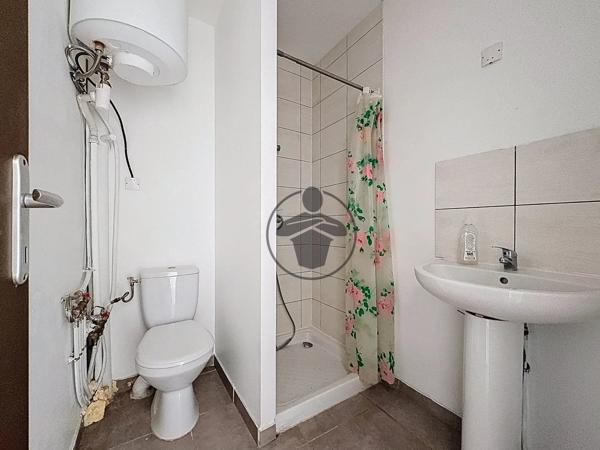 Location                                                      Appartement
                        
                     2 pièces                      40 m2                     à Saint-Quentin