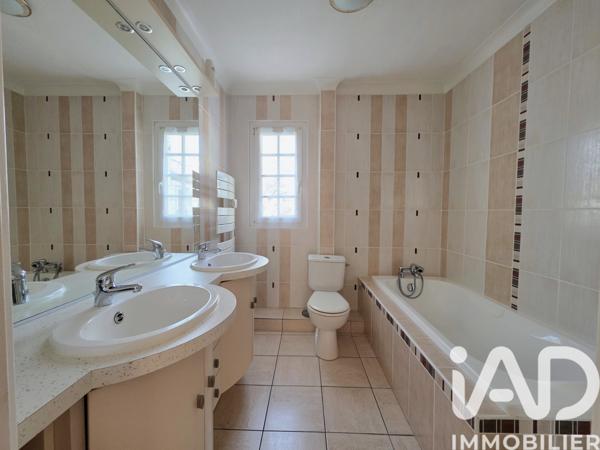 Maison à vendre 8 pièces 148 m² Rambouillet