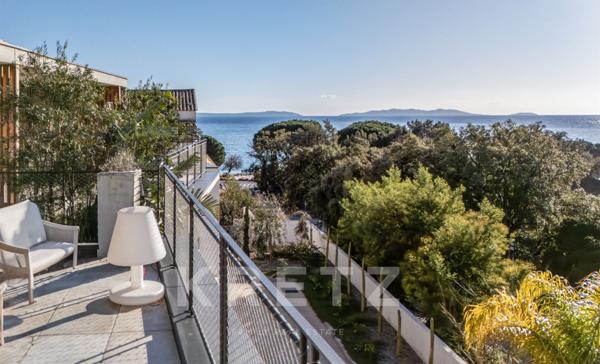 Penthouse vue mer et plage à pieds