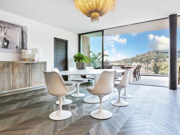 Penthouse vue mer et plage à pieds