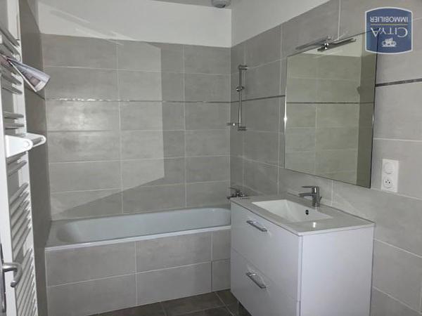 Appartement à louer 4 pièces 75.08m²