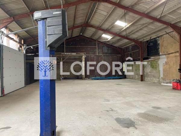 Location local commercial près de Fruges - 323 m² - 1 100 € / mois