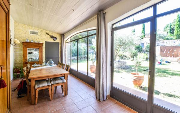 Maison à vendre    5 pièces •  Rochefort-du-Gard