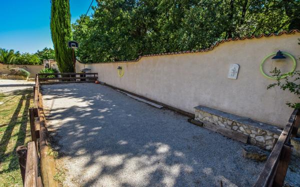 Maison à vendre    5 pièces •  Rochefort-du-Gard