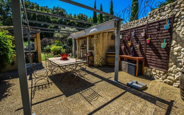 Maison à vendre    5 pièces •  Rochefort-du-Gard