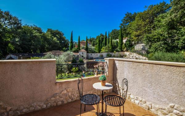 Maison à vendre    5 pièces •  Rochefort-du-Gard