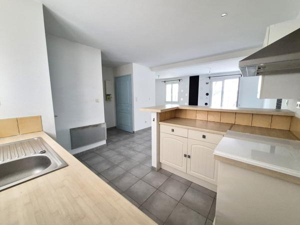 Proche porte LIMBERT, MAISON T4 avec garage & parkings privés