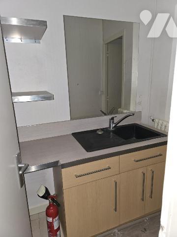  Vendre – Local Commercial Loué au Cœur de Sens