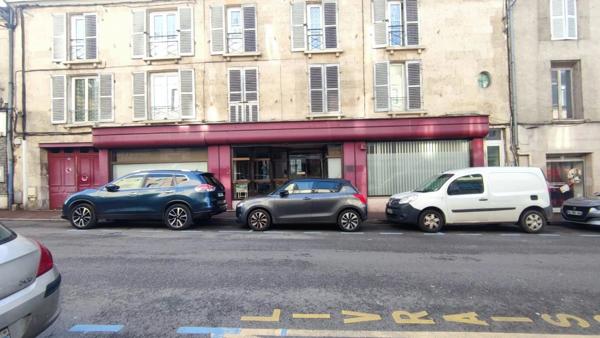 Vente                                                      Local commercial
                        
                     5 pièces                      174 m2                     à Beaumont-sur-Oise