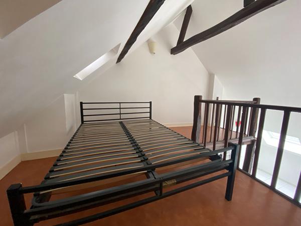 A louer Chateauroux hyper centre, tout proche de la gare, mini loft entièrement rénové