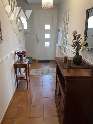 PAVILLON indépendant sur sous-sol.