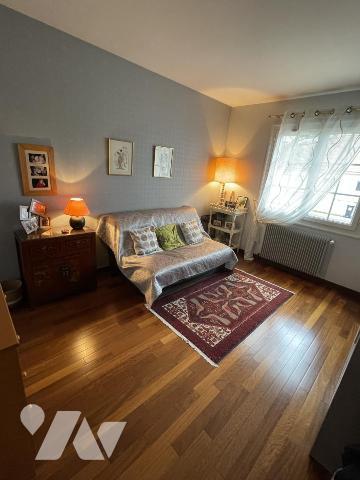 PAVILLON indépendant sur sous-sol.