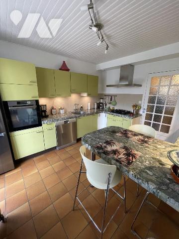 PAVILLON indépendant sur sous-sol.