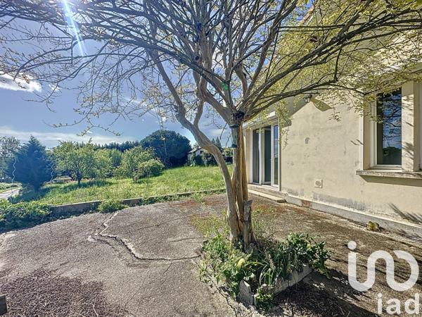 Maison traditionnelle 9 pièces de 208 m² à Saint-Sever (40500)