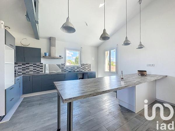 Maison traditionnelle 9 pièces de 208 m² à Saint-Sever (40500)