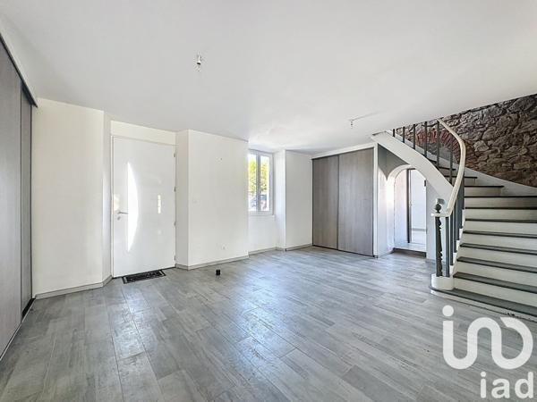 Maison traditionnelle 9 pièces de 208 m² à Saint-Sever (40500)