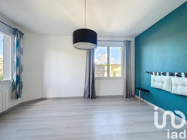 Maison traditionnelle 9 pièces de 208 m² à Saint-Sever (40500)