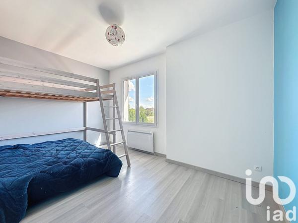 Maison traditionnelle 9 pièces de 208 m² à Saint-Sever (40500)