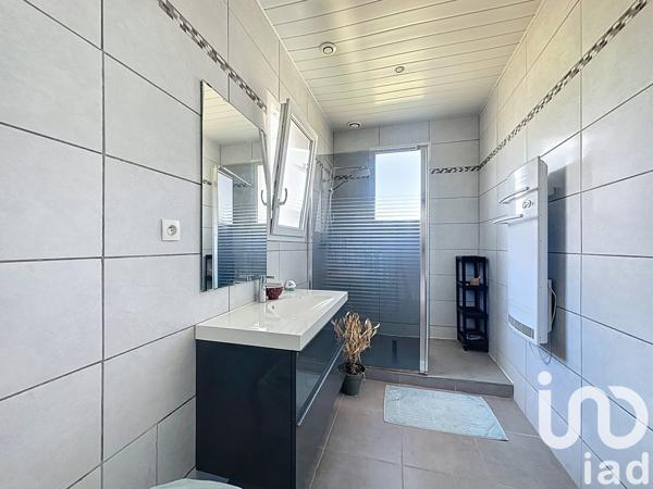 Maison traditionnelle 9 pièces de 208 m² à Saint-Sever (40500)