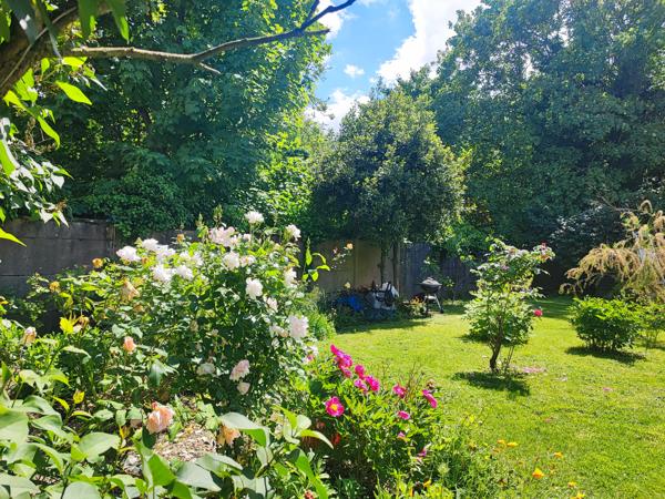 94120 - MAISON MEULIERE 173 M2 - 5 CHAMBRES - BEAU JARDIN DE 241 M2
