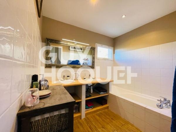 MAGNIFIQUE VILLA Montpellier 4 chambres sans vis a vis avec vue et piscine