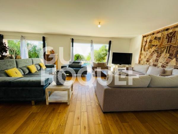 MAGNIFIQUE VILLA Montpellier 4 chambres sans vis a vis avec vue et piscine