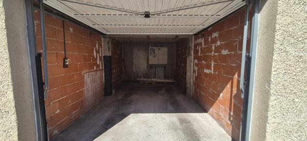 Grand appartement T5 lumineux de 90 m² avec balcon, garage et cave - Résidence calme au bord de la Dorne