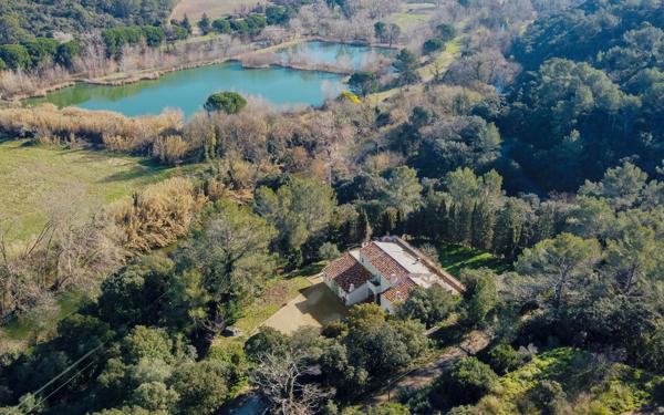 Maison à vendre    6 pièces •  La Crau