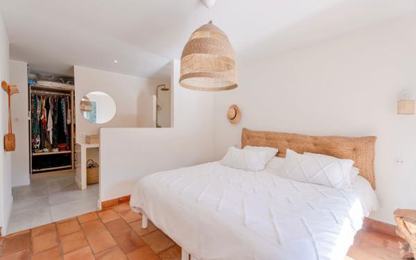 Maison à vendre    6 pièces •  La Crau