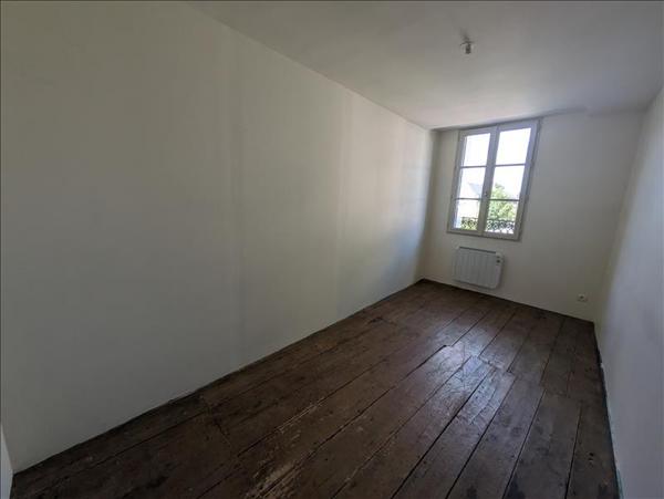 Appartement à louer |  LIGUEIL |  5 pièces | 92 m²