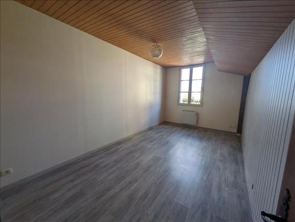 Appartement à louer |  LIGUEIL |  5 pièces | 92 m²