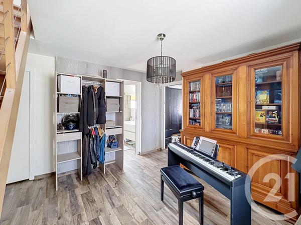 Maison à vendre  5 pièces - 93 m 2   MOISSY CRAMAYEL  - 77