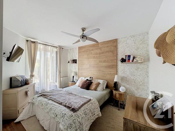 Maison à vendre  5 pièces - 93 m 2   MOISSY CRAMAYEL  - 77