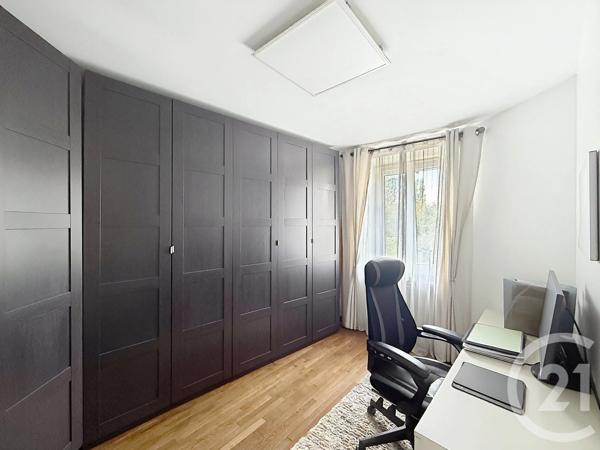 Maison à vendre  5 pièces - 93 m 2   MOISSY CRAMAYEL  - 77