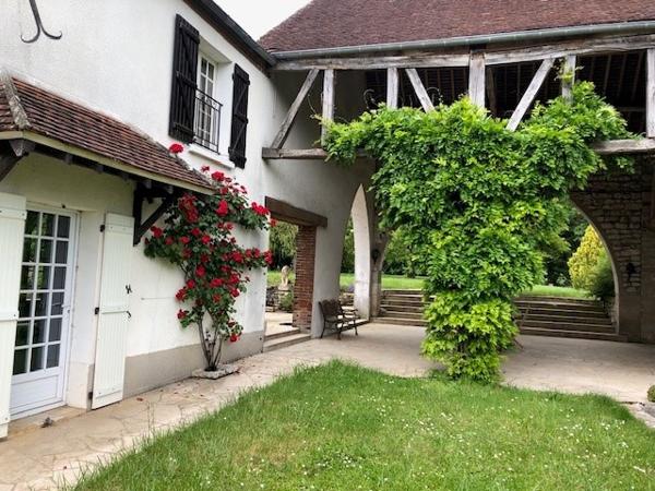 Villiers-sur-Tholon (89110) Très belle propriété à vendre à proximité d'Auxerre