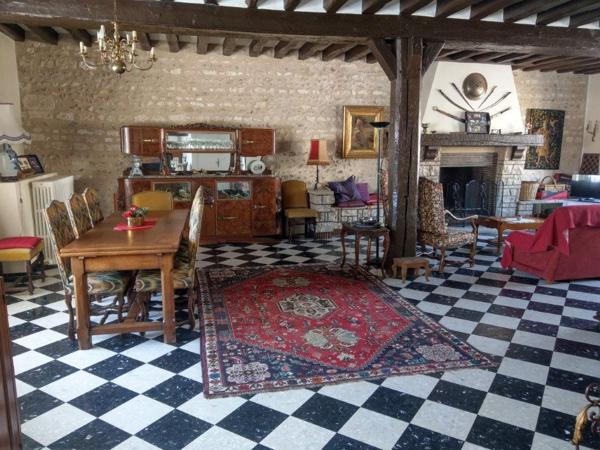 Villiers-sur-Tholon (89110) Très belle propriété à vendre à proximité d'Auxerre