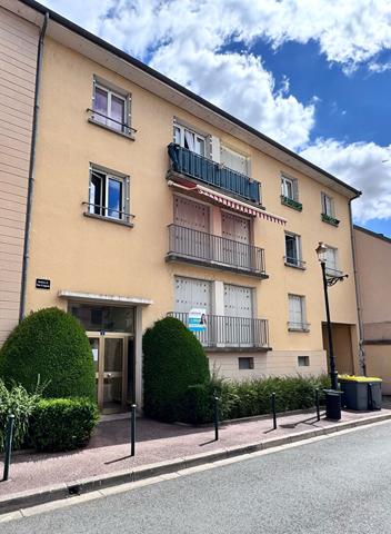 Appartement 3 pièces de 70 m² avec cave et grenier en centre-ville d'Etampes